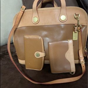 Dooney and Bourke large bag with wallet & makeup bag